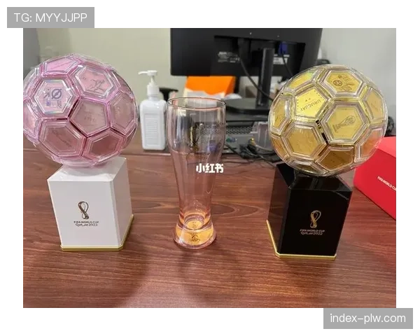 世界杯官方纪念品发布 融合主办国文化特色设计